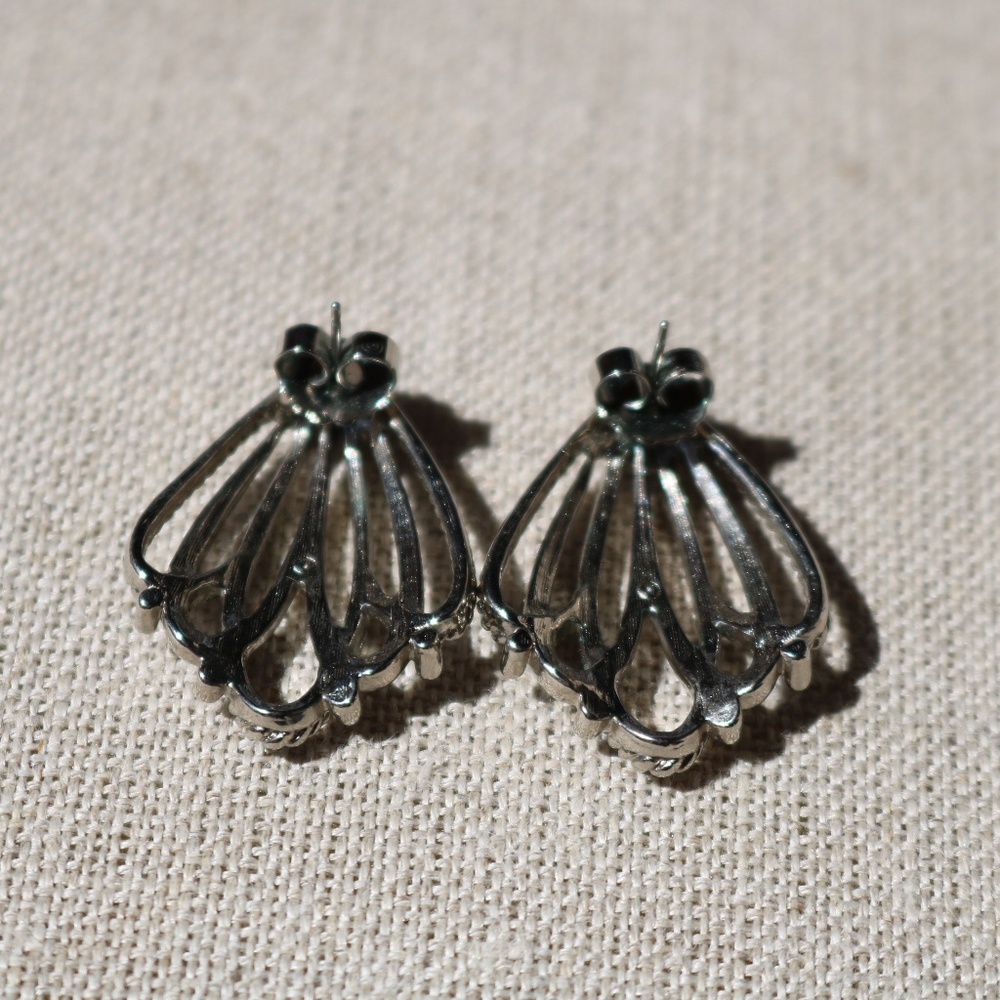 VINTAGE Silver Shell (Pierced) - Picture 3 of 5